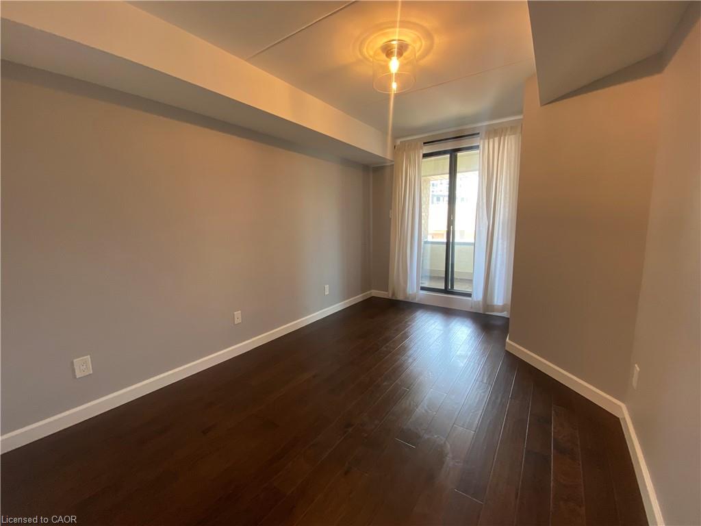 305-100 Bronte Road Property Photo 11