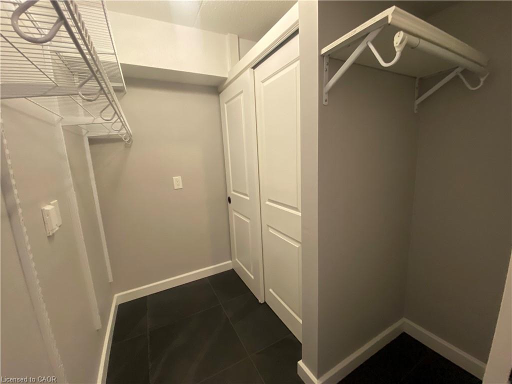 305-100 Bronte Road Property Photo 15