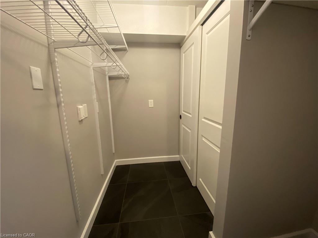 305-100 Bronte Road Property Photo 16
