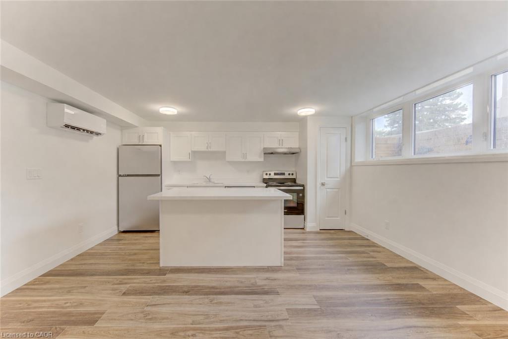 C-93 Kinzie Avenue Property Photo 2
