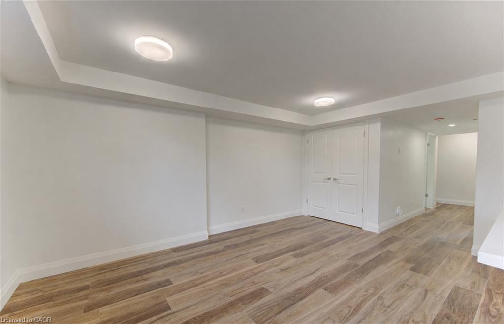 C-93 Kinzie Avenue Property Photo 3