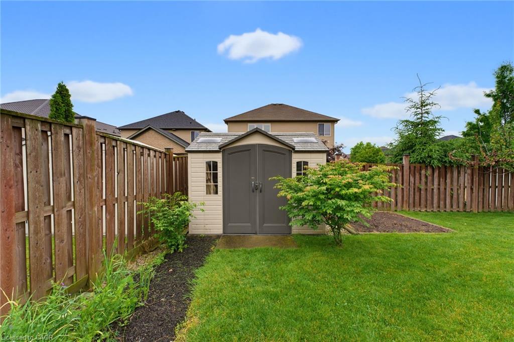73 Degrow Crescent Property Photo 40