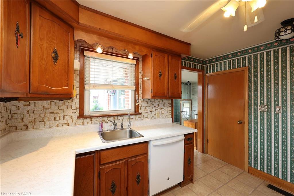 513 Ridge Road W Property Photo 12