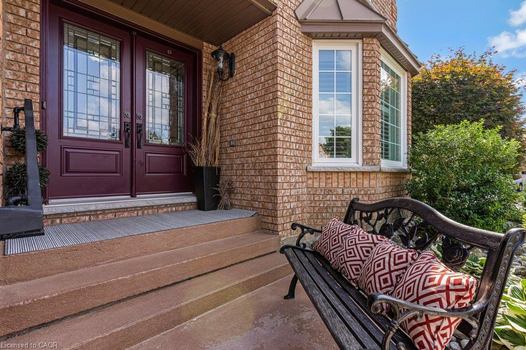 39 Falcon Court Property Photo 4