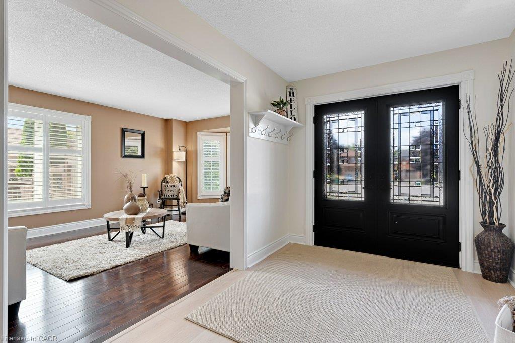 39 Falcon Court Property Photo 6