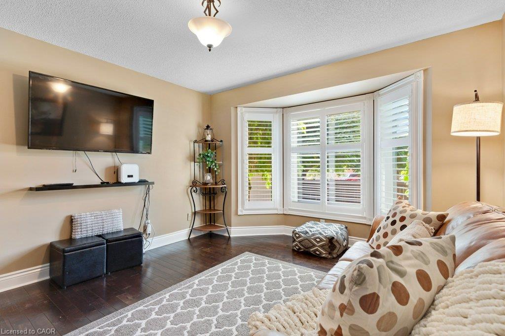 39 Falcon Court Property Photo 9