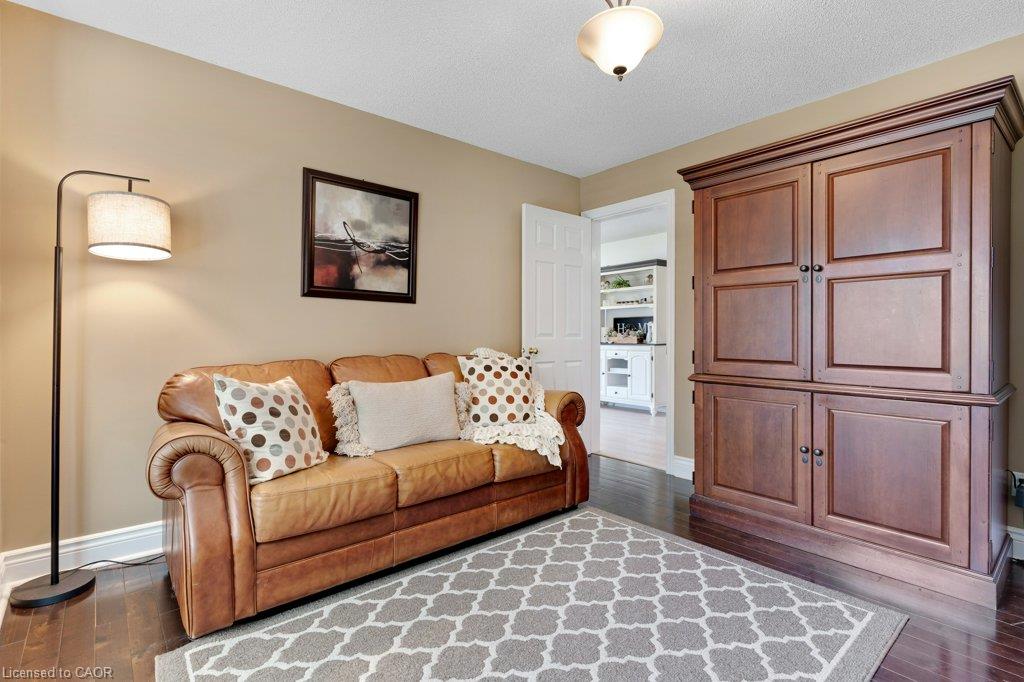 39 Falcon Court Property Photo 10
