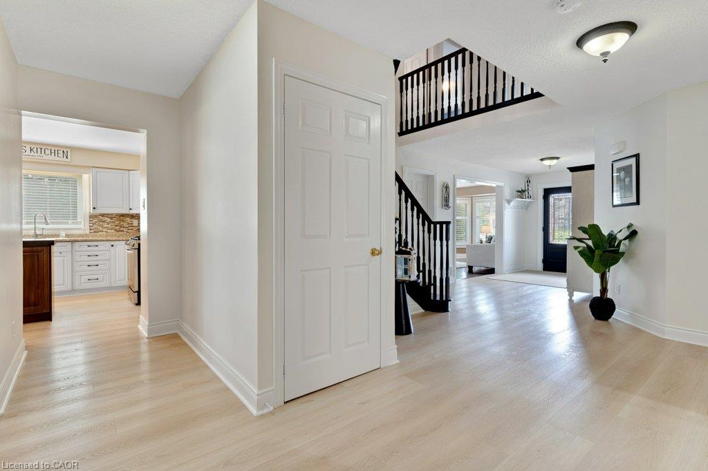 39 Falcon Court Property Photo 11