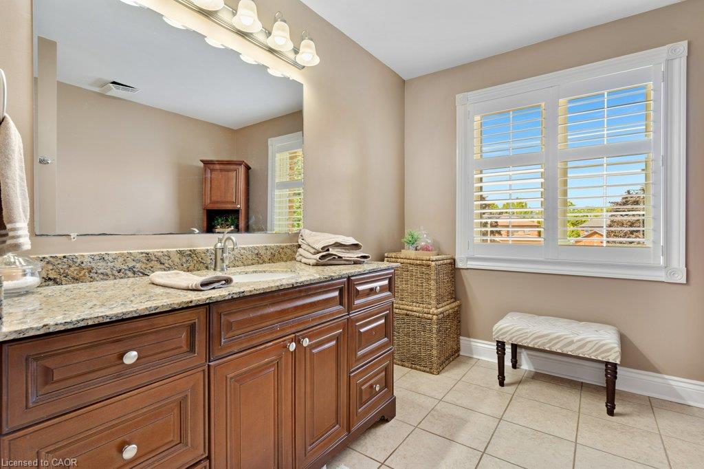 39 Falcon Court Property Photo 30
