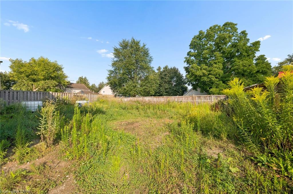 138 Charlotta Street Property Photo 8