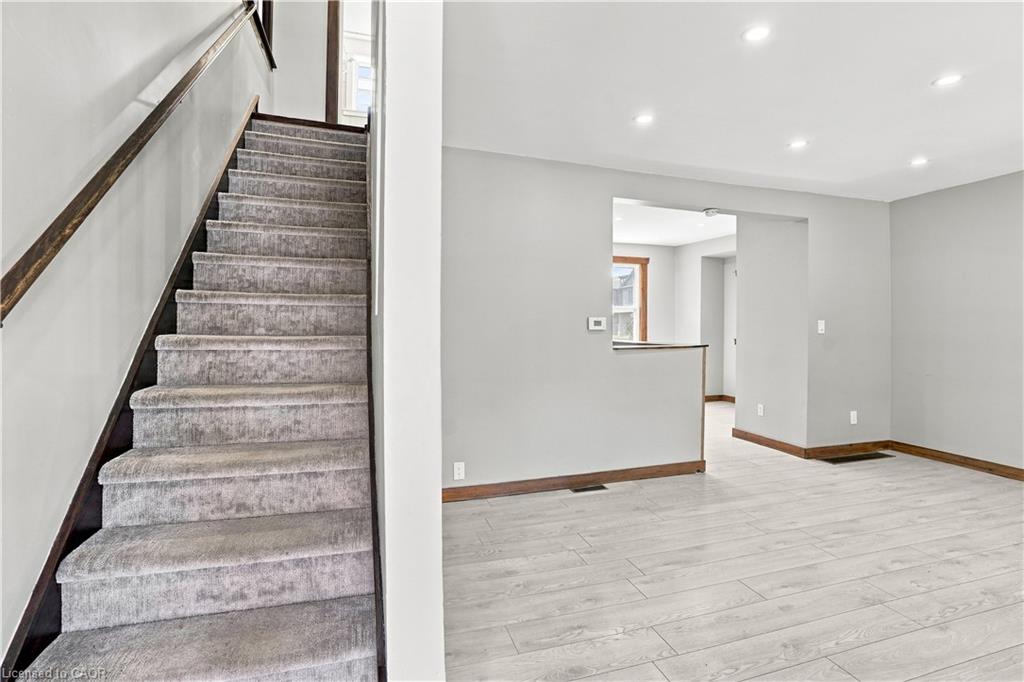 570 Cannon Street E Property Photo 9