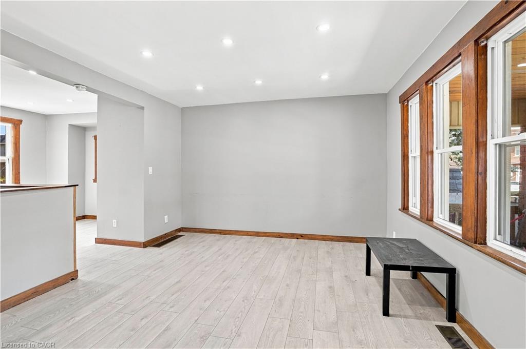 570 Cannon Street E Property Photo 10