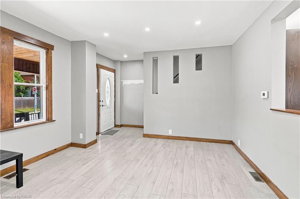 570 Cannon Street E Property Photo 11