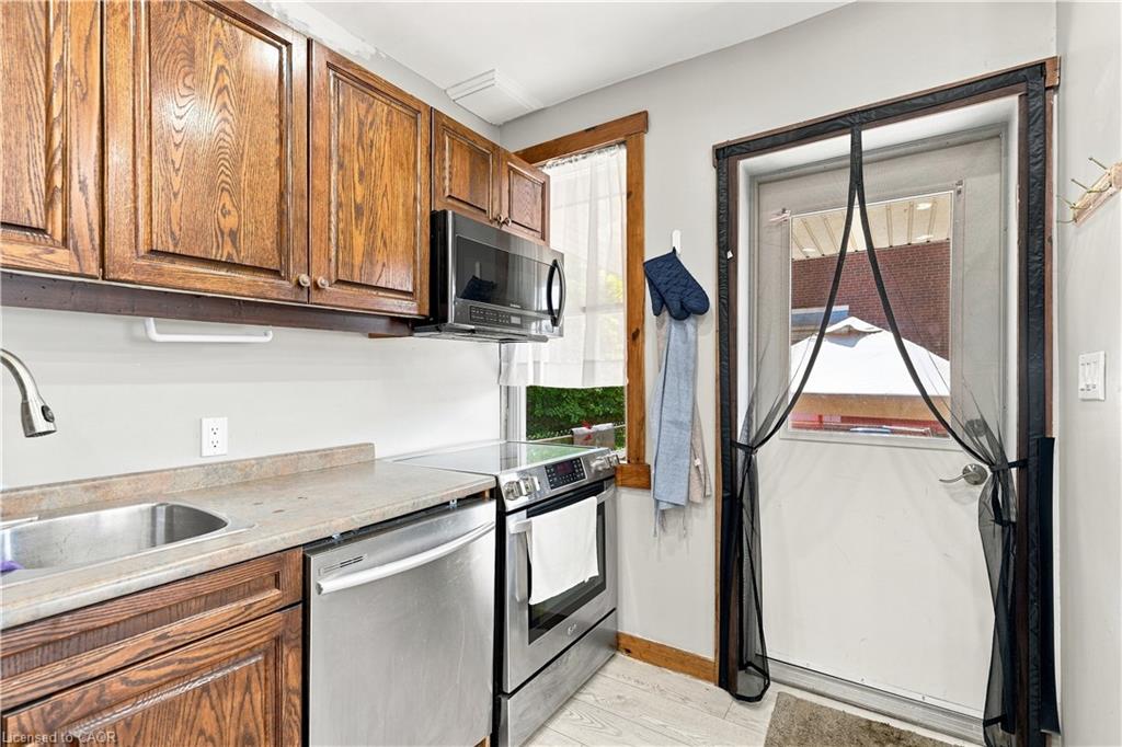 570 Cannon Street E Property Photo 17
