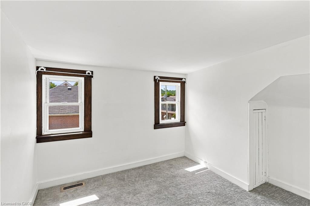 570 Cannon Street E Property Photo 31
