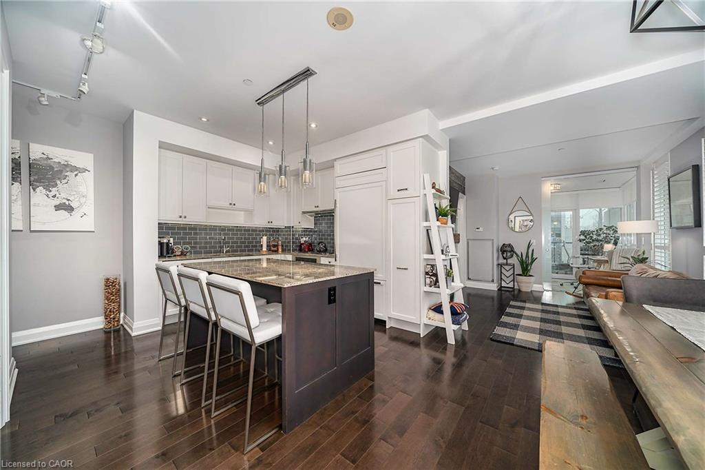 206-11 Bronte Road Property Photo 6