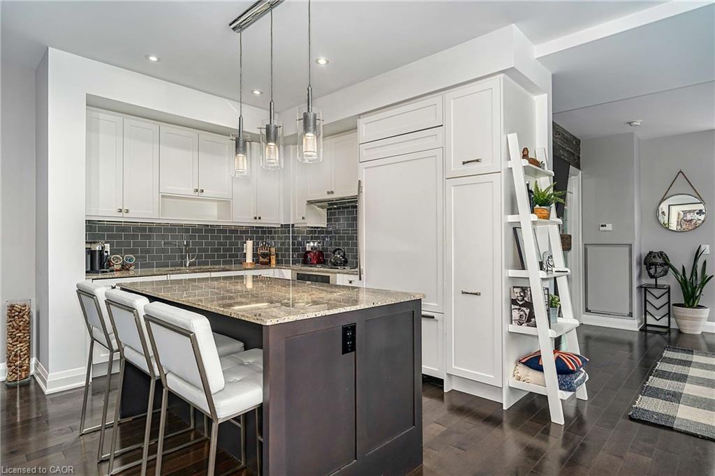 206-11 Bronte Road Property Photo 7