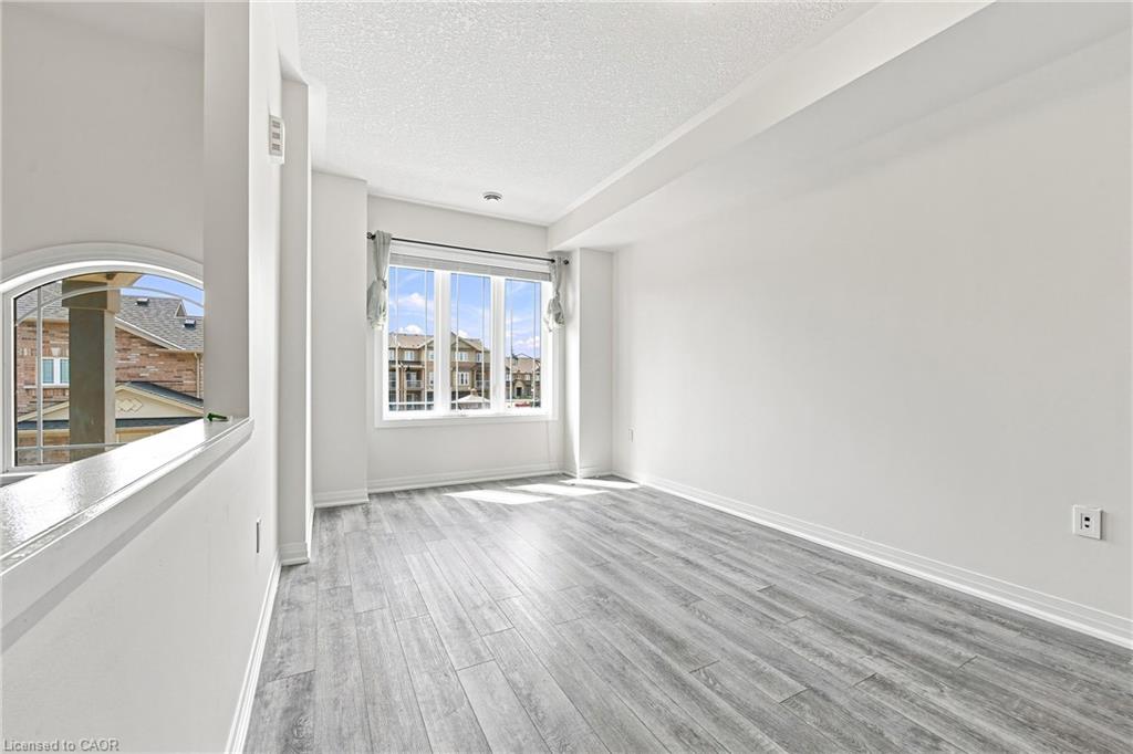 94 Laguna Village Crescent Property Photo 3