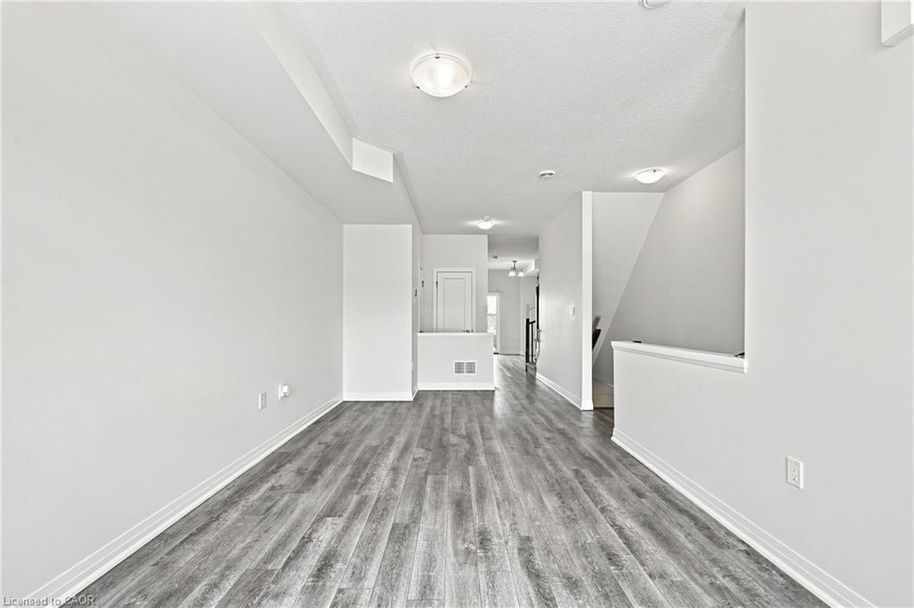94 Laguna Village Crescent Property Photo 5