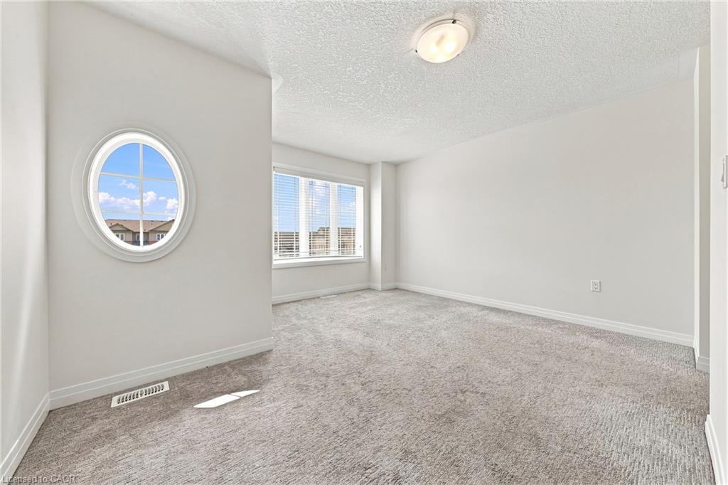 94 Laguna Village Crescent Property Photo 12