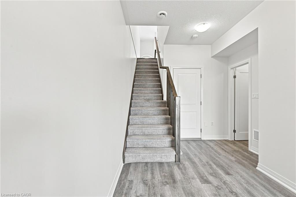 94 Laguna Village Crescent Property Photo 19