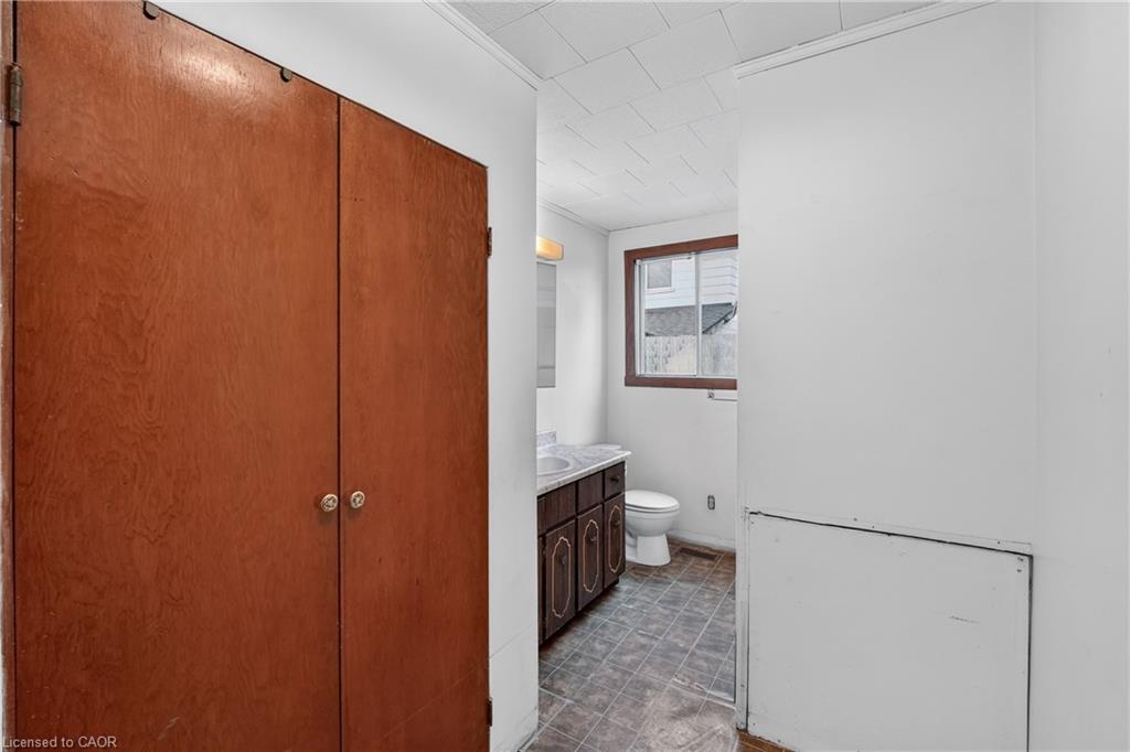 119 North Cayuga Street W Property Photo 17