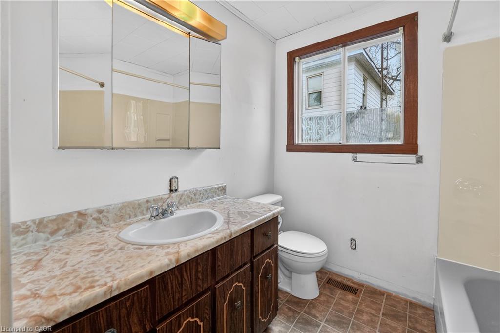 119 North Cayuga Street W Property Photo 18