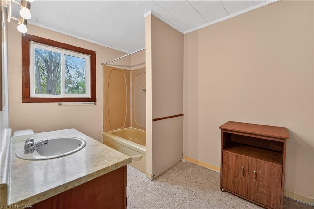 119 North Cayuga Street W Property Photo 28