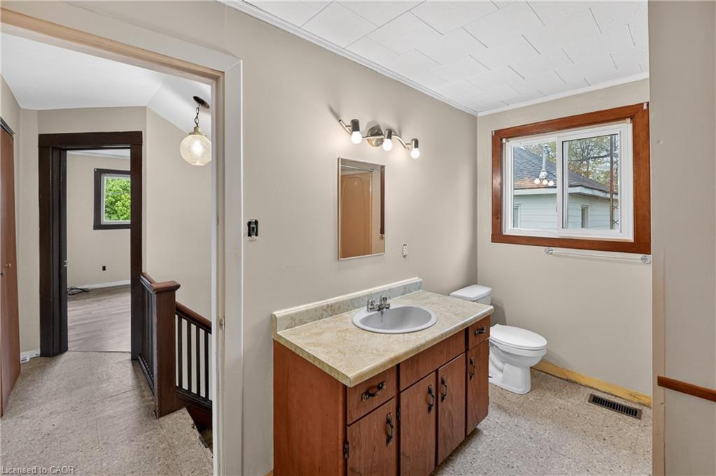 119 North Cayuga Street W Property Photo 29