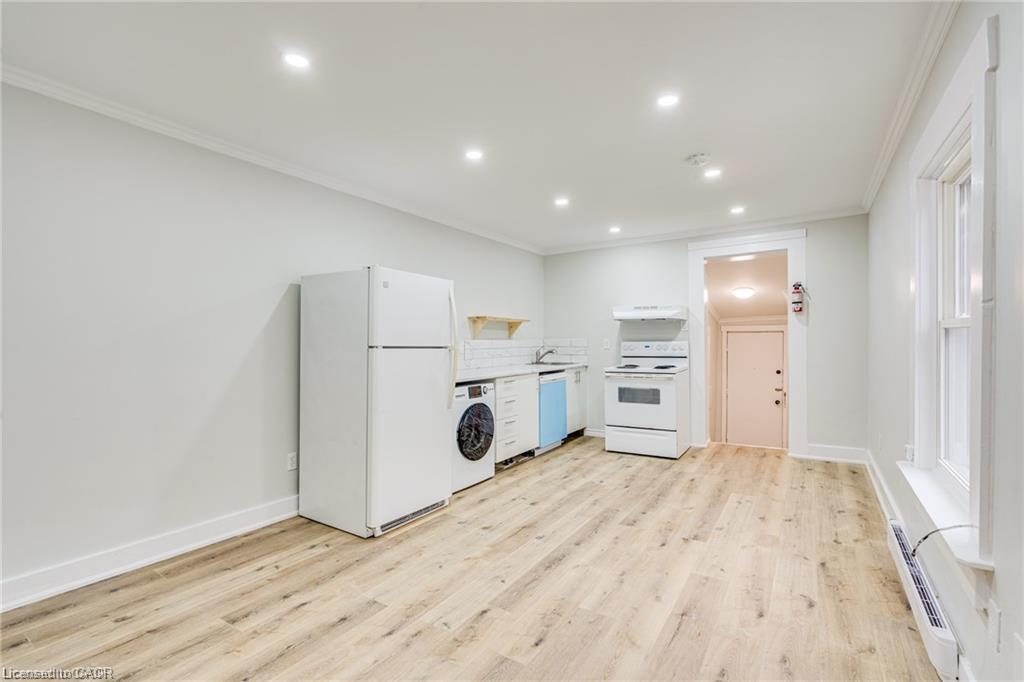 2-33 Albion Street Property Photo 1