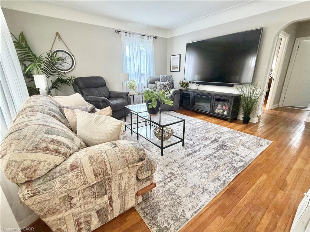 446 Upper Gage Avenue Property Photo 4