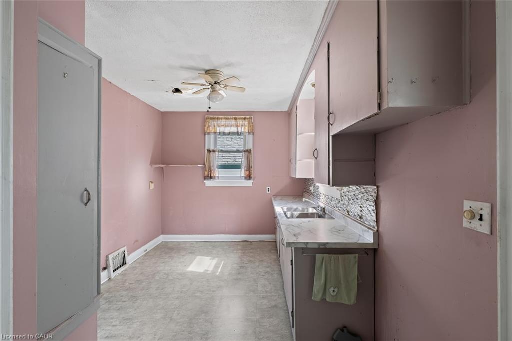 21 Ormond Crescent Property Photo 12