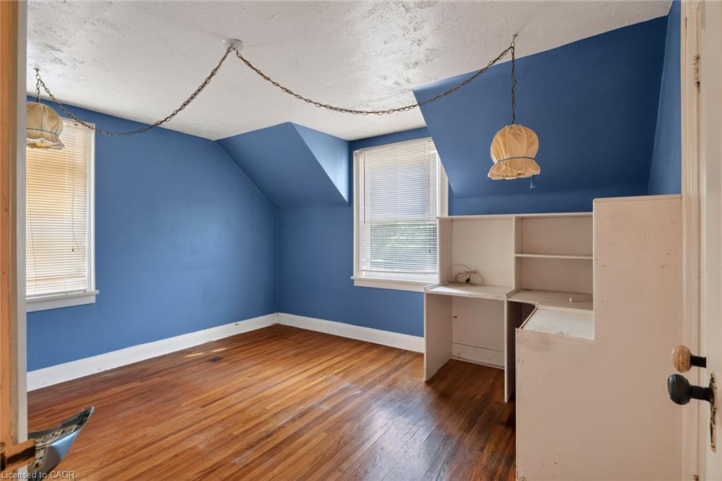 21 Ormond Crescent Property Photo 28