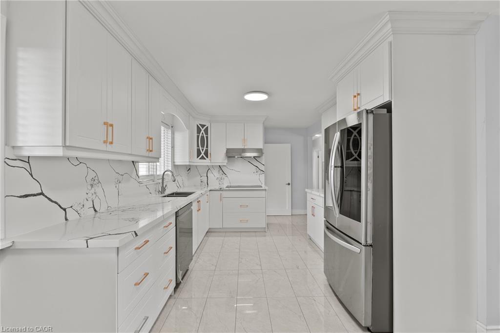 1648 Third Avenue Property Photo 10