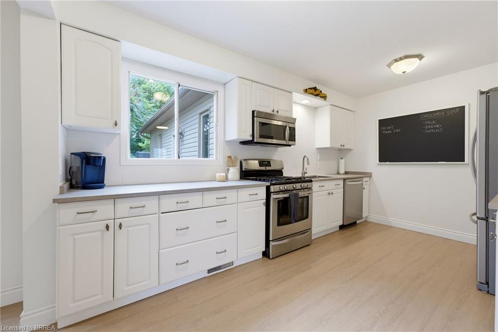 46 Garden Crescent Property Photo 2