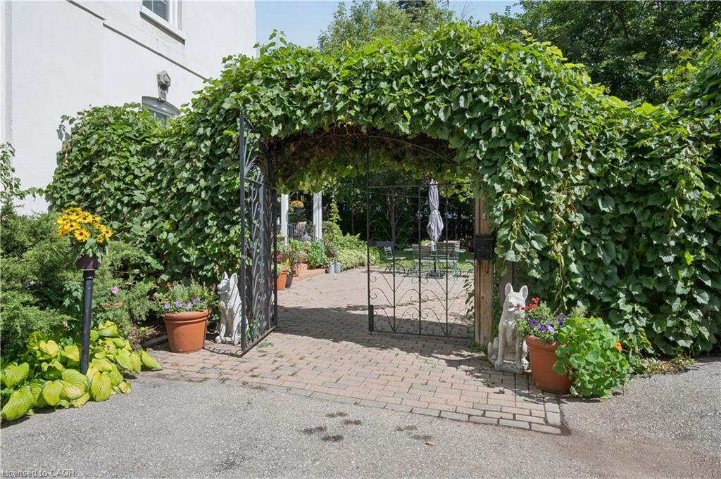 66 Park Hill Road E Property Photo 40