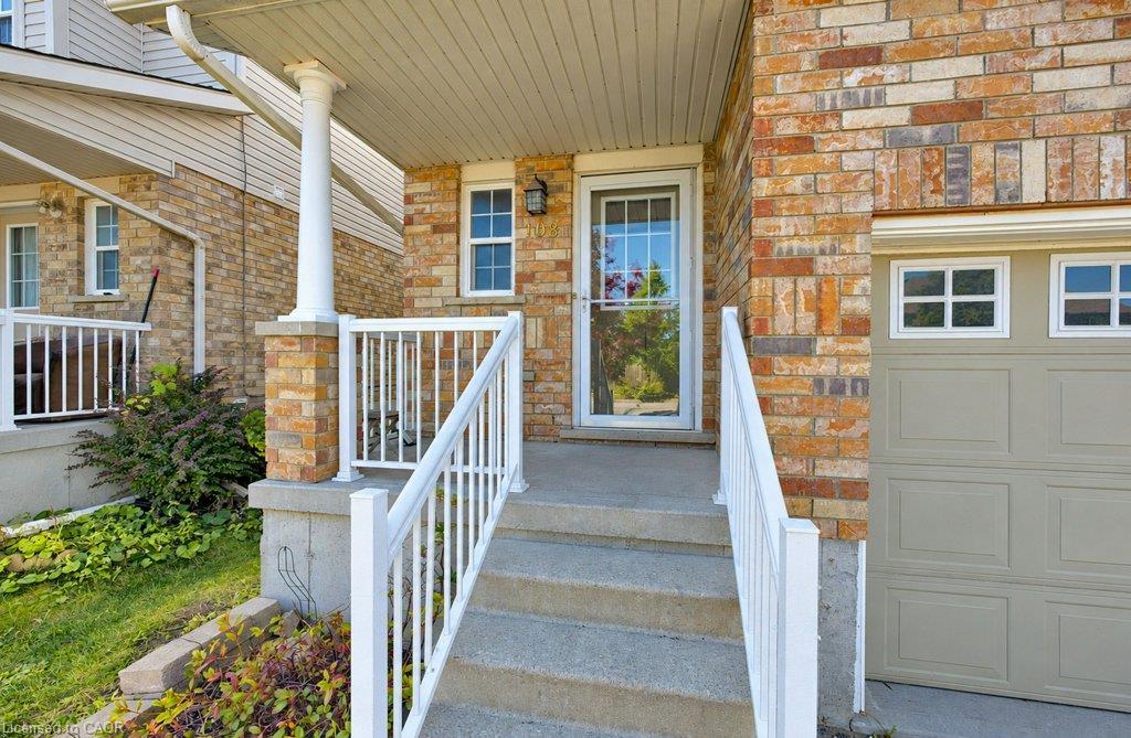108 Periwinkle Street Property Photo 3