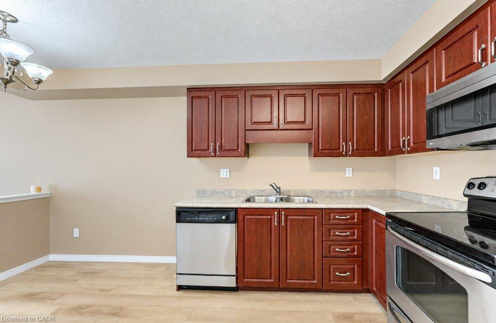 108 Periwinkle Street Property Photo 9