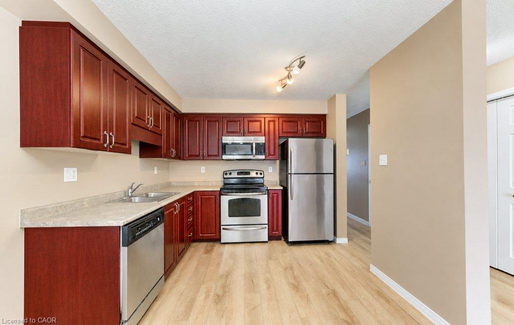 108 Periwinkle Street Property Photo 11