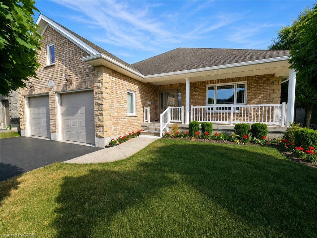 39 Ross Avenue N Property Photo 2