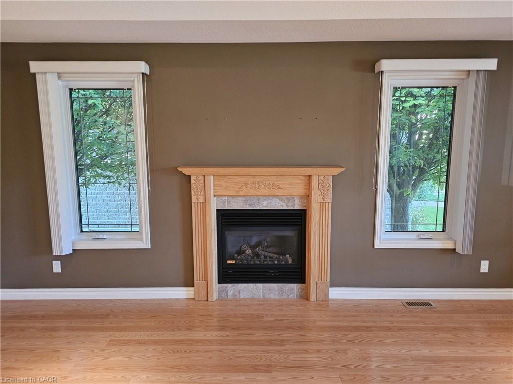 39 Ross Avenue N Property Photo 10
