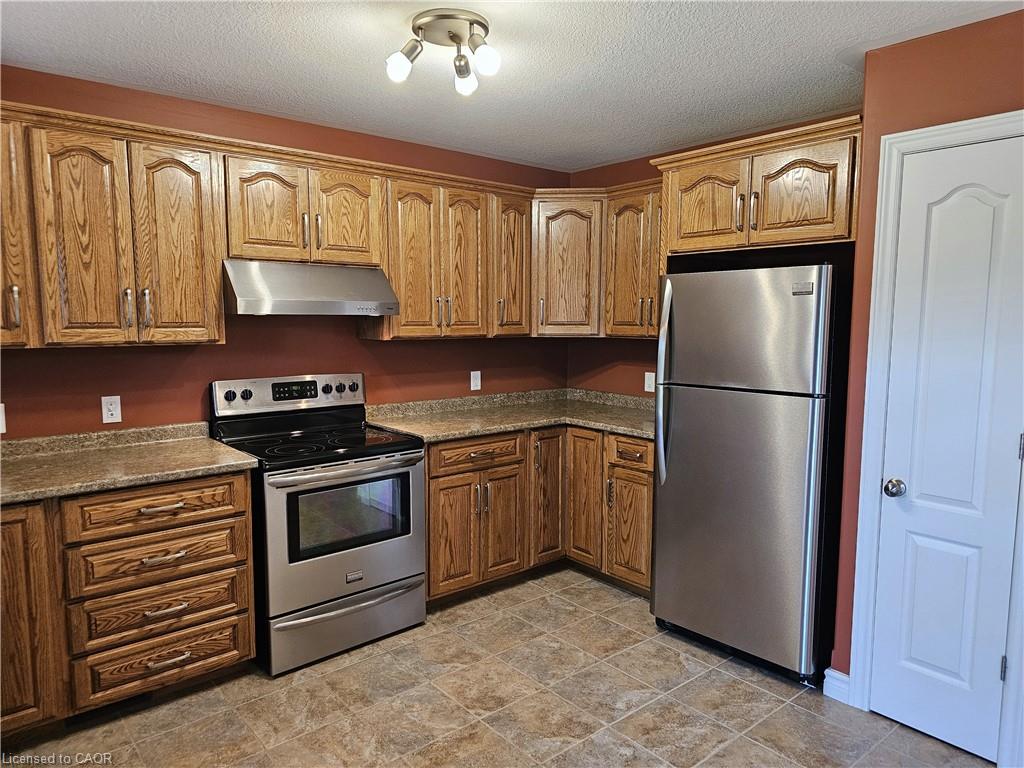 39 Ross Avenue N Property Photo 22