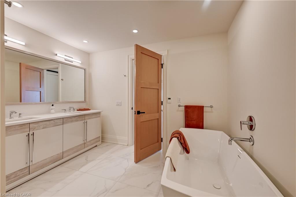 416-6523 Wellington 7 Road Property Photo 23