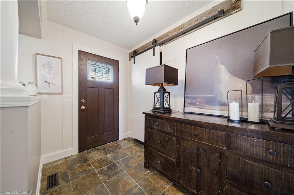 542 Woodhill Road Property Photo 8