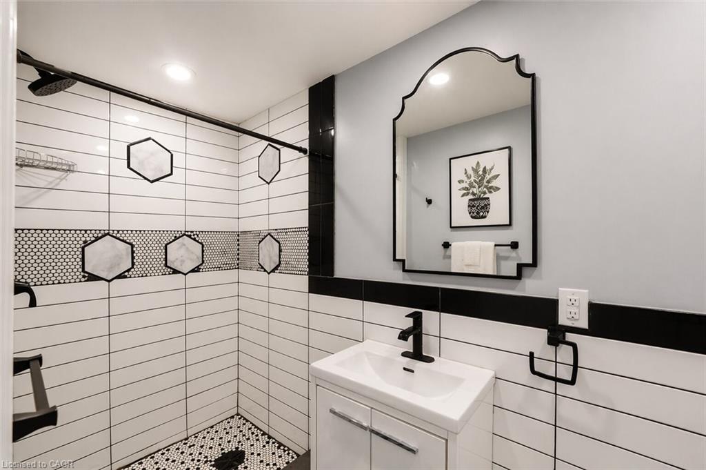 86 Carlyle Drive Property Photo 25