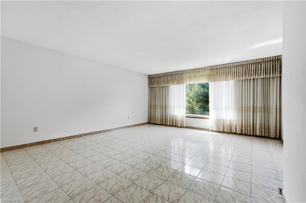 15 Duncairn Court Property Photo 7