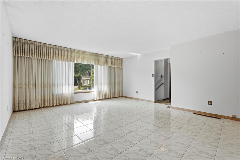 15 Duncairn Court Property Photo 8