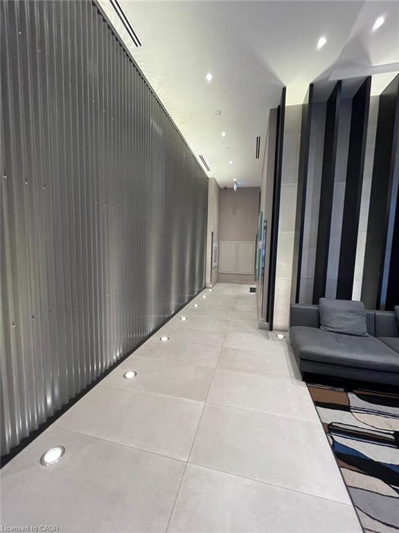 522-212 King William Street Property Photo 3