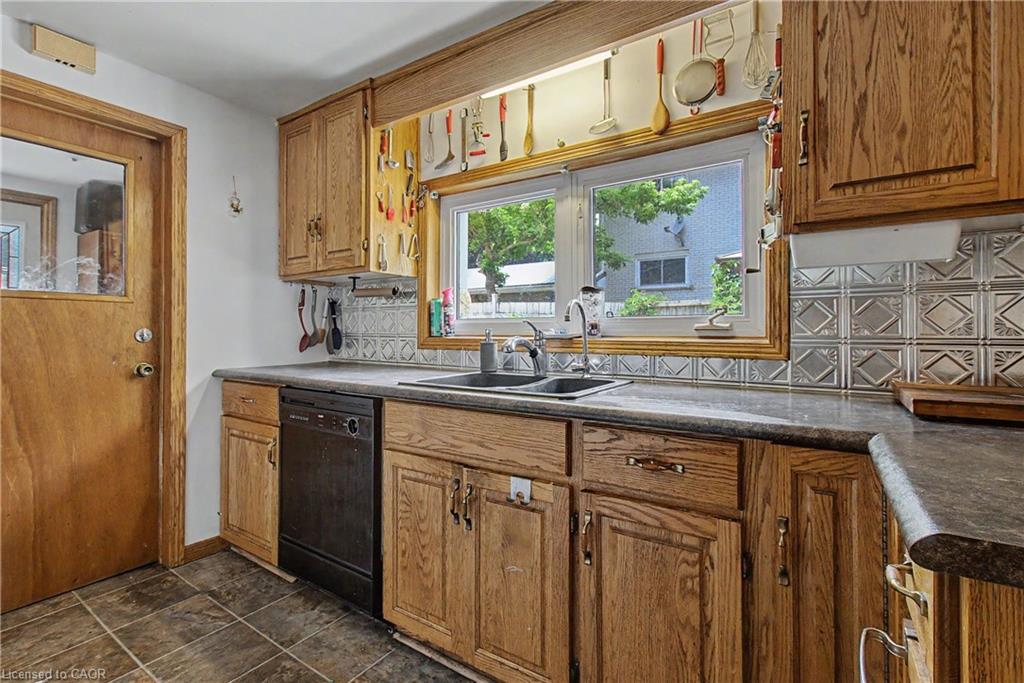 168 Asmus Street Property Photo 21