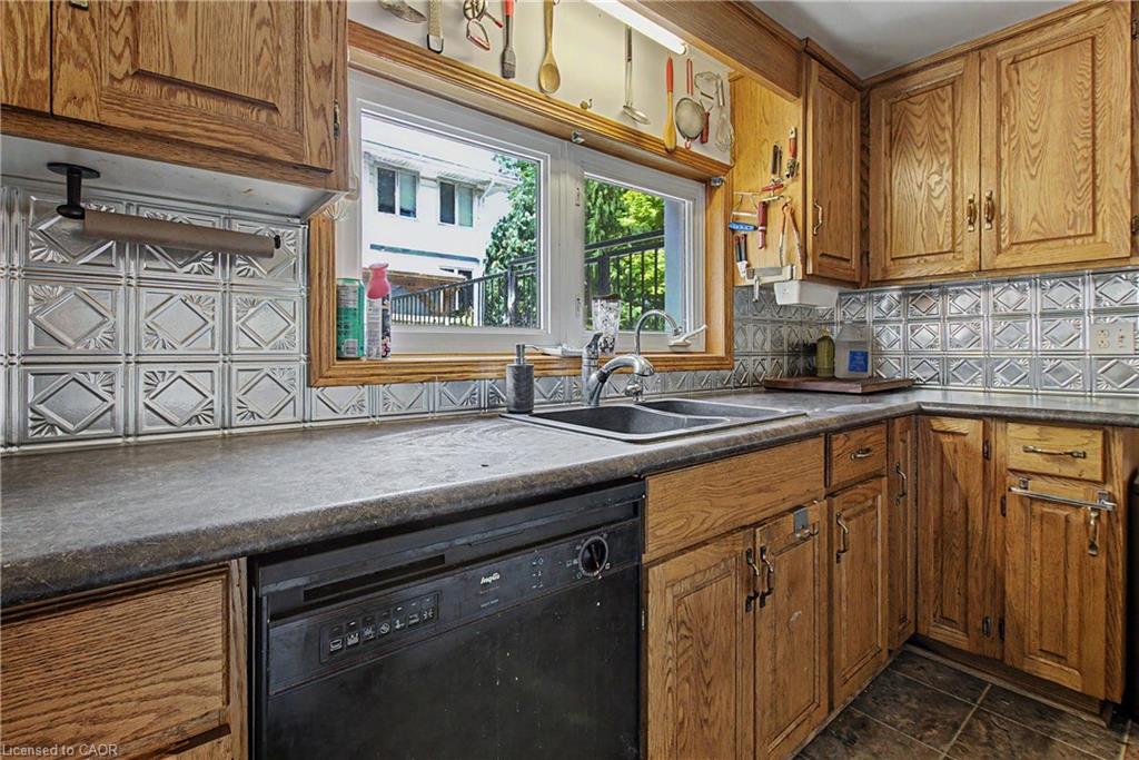 168 Asmus Street Property Photo 22
